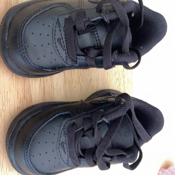 Size 4c black Air Force ones! Never worn - Picture 1 of 3